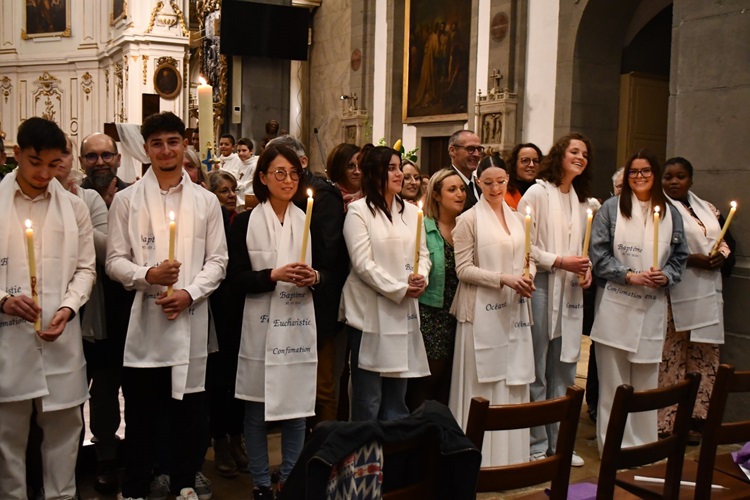 Le 30 mars 2024, Noé, Éliott, Fei, Emma, Océane, Maëva, Lena et Masseni ont été baptisés en l’église St Georges.